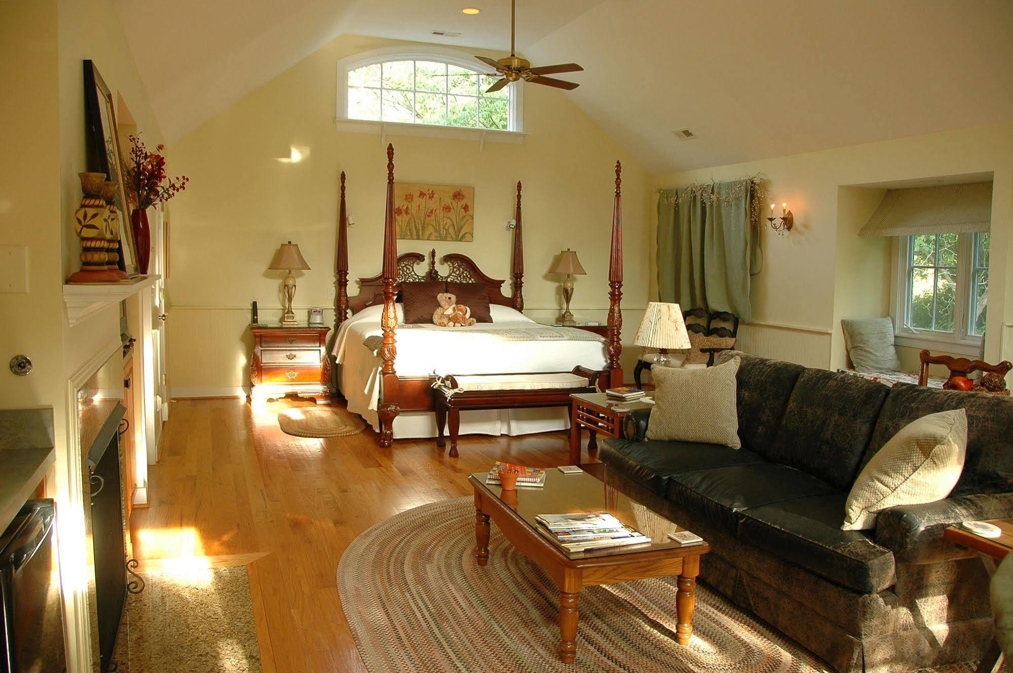 The Inn At Sugar Hollow Farm Crozet Exterior photo